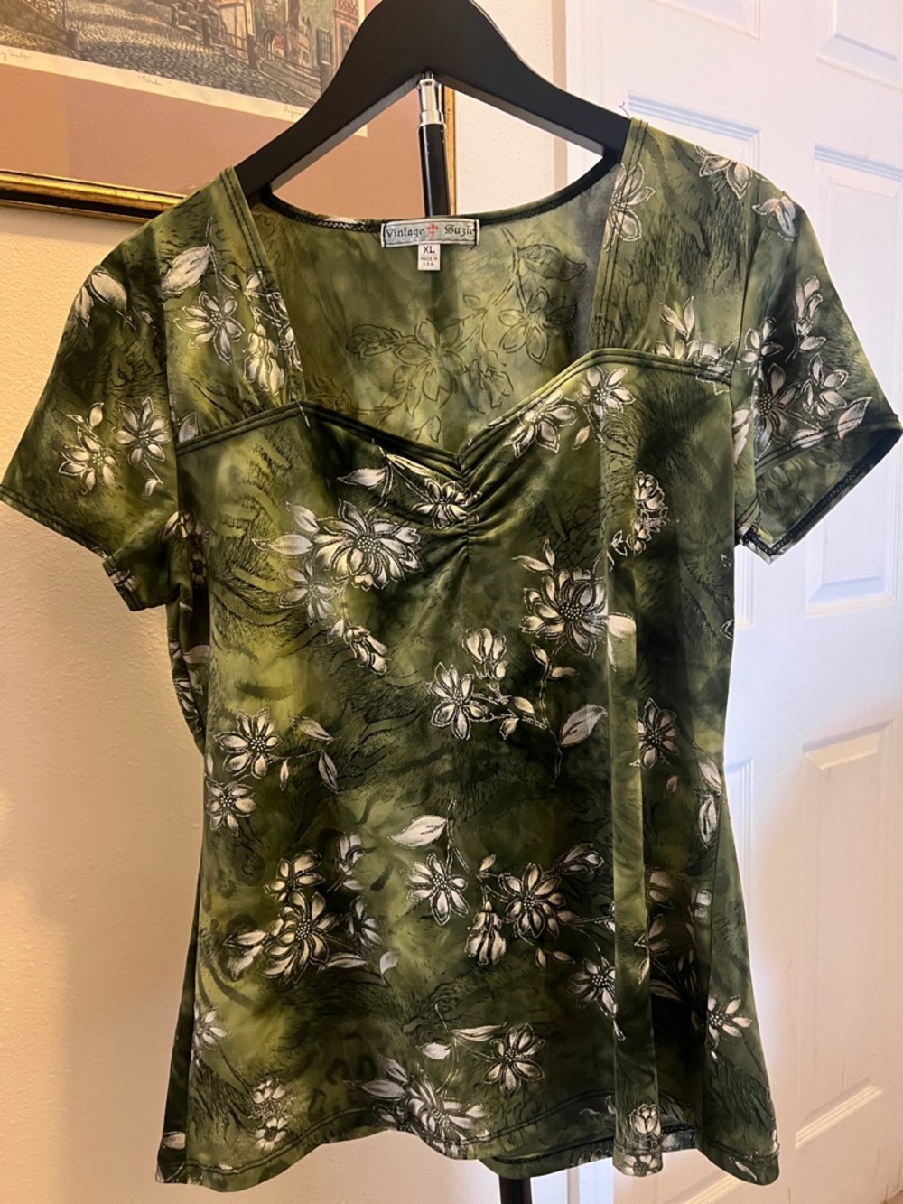 Vintage Suzie Olive Green Floral Short Sleeve Top